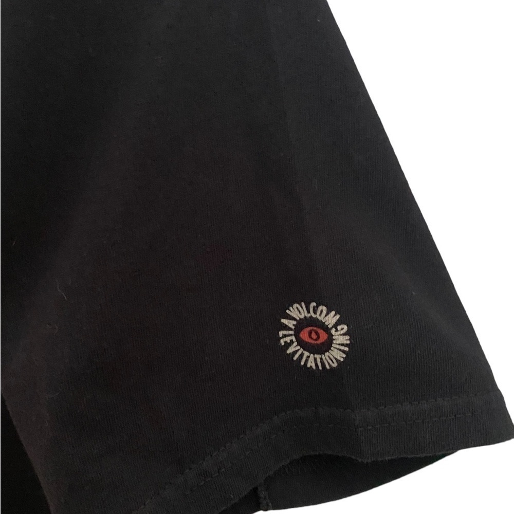 Volcom Stone “A Volcom Levitationing” Skate Tee S… - image 3